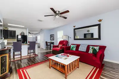 Image de Peaceful 2br Home w/ Modern Comforts in Riverview