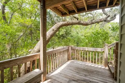Image de Pet Friendly, marshfront condo with pool!
