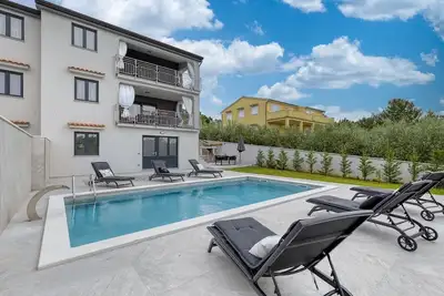 Image de Holiday House Mladen with Private Pool
