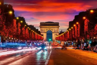 Image de Champs-ÉLYSÉES Elegance: Discover The Essence Of Parisian Living-Rue De Ponthieu