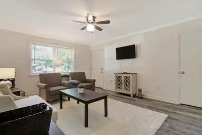 Image de 2 bed Corporate Apt. Pets Ok perfect for short and longterm stays