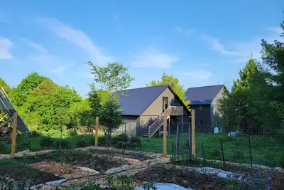Image de Modern Off-grid Studio Loft on Farmstead in Houghton