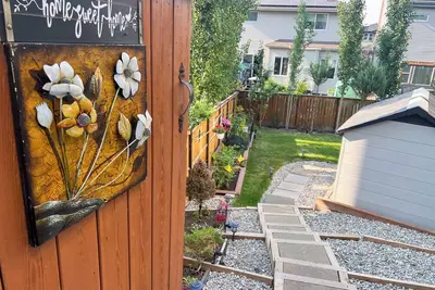 Image de Adorable 2-bedroom With Free Parking on Premises