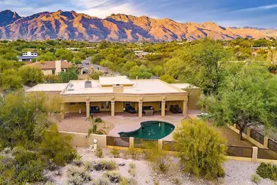 Image de Catalina Foothills Oasis with Incredible Views