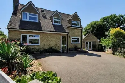 Image de Stylish 4 bedroom family house in the Cotswolds