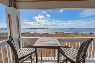 Image de Sound front condo, pool, water access, & sunsets