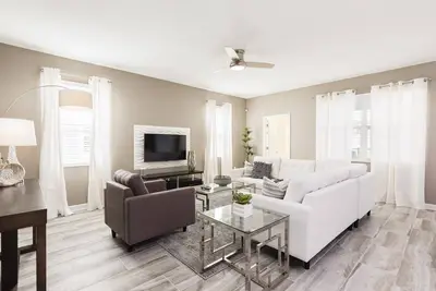 Image de Cozy Family Pool Home with Game Room-1516mb