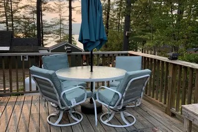 Image de Webster Camp - rustic getaway with Webster Lake access, fire pit & large deck!