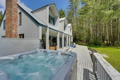 Image de Mendon Home w\/ Hot Tub, Fire Pit & Near Skiing!