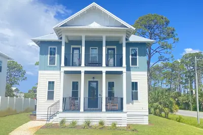Image de New, Family-Friendly Home - 2 Minute Walk To The Beach