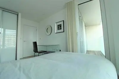 Modern 2bd Flat with a Balcony - Wandsworth!