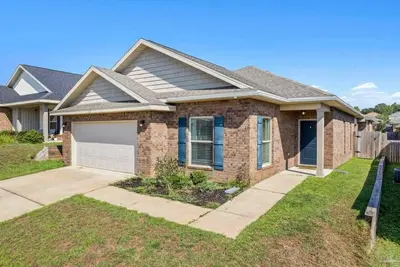 Image de Large Comfy Home, Close to Beach, Breakfast Included