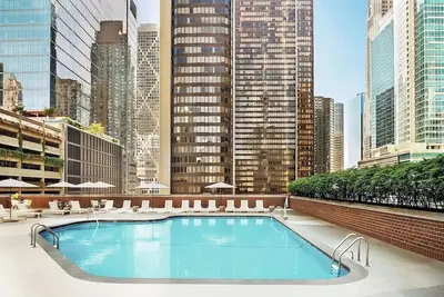 Image de Your Home Away From Home! 3 Relaxing Units, Outdoor Pool, Onsite Parking!