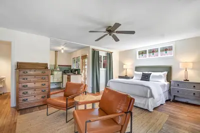 Image de Cute one room Cottage in Sonoma- Includes Wine Tasting Passport
