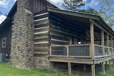 Image de 1800s Pre-Civil War Log Cabin restored on 300 acre adjoining Little River Canyon