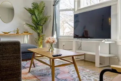 Image de Sunshine Central | Yale | 3br | Prking | Wshr\/Dryr