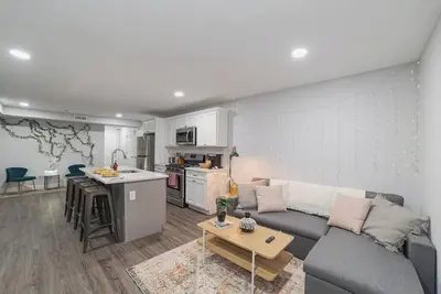 Image de Suite Dreams | 2br | Parking | Washer & Dryer | Yale