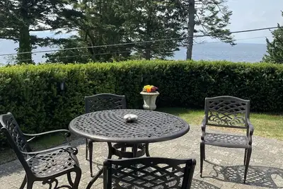 Image de White Rock Beach Getaway