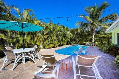 Image de Da Beach House: 2 Blocks to Beach, Pool & Spa by Anna Maria Life Vacation Rentals