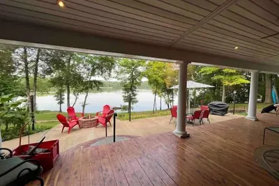 Image de Riverfront 3bd Home: Kayaks, Paddleboards, Firepit + Full Kitchen, Dogs ok