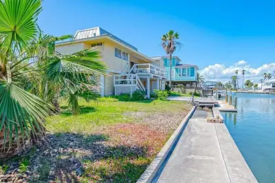 Image de Betsy`s By The Bay - Your Next Key Allegro Getaway Awaits!