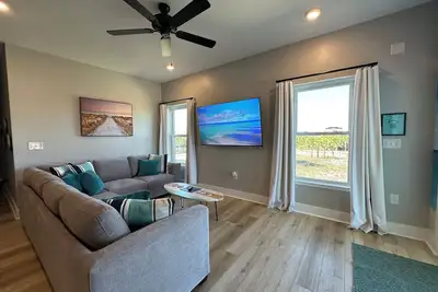 Image de Relaxing Family Beach House - Brand New Construction!