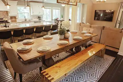 Image de Spacious Serene St Paul Home close to all attractions Twin Cities has to offer!