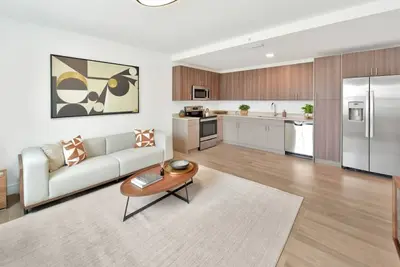 Image de Aviara On The Ave - 'Gardenia' - 402 · 'Gardenia' - The Designer Apartment