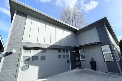 Image de Ammon Place Getaway - Modern house, close to Centennial Trail and Riverstone!