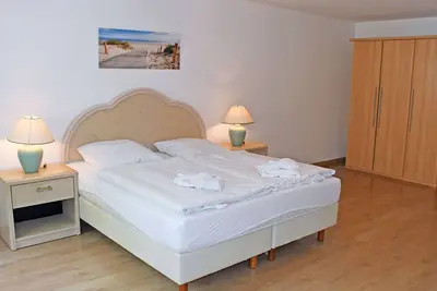 Image de 15 Schöne 3-raum-fewo, Strandlage mit Balkon - Appartementhaus am Strand m. Balkon Göhren