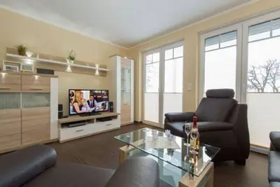 Image de 02 3-raum-fewo mit Meerblick, Kamin u. Terrasse - Appartementhaus mit Meerblick im Ostseebad Göhren