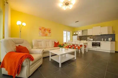 Image de 08 3-raum-fewo mit Meerblick u. Balkon - Appartementhaus mit Meerblick im Ostseebad Göhren