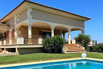 Image de Maison avec piscine chauffée, pour 6, Climatisation/Wifi, jardin, près de la mer