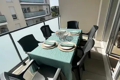 Image de T3 neuf climatisé avec terrasse, piscine et parking à Argelès-sur-Mer
