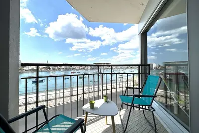 Image de Spacieux appartement centre-ville, 5 couchages, proche plage