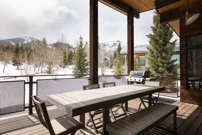 Image de Luxury Mountain Villa, Walk to Ski Lifts, Stunning 360 Degree Views!