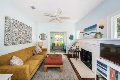 Image de Charming St. Pete Bungalow - 5 minutes to downtown, 20 minutes to the beach!