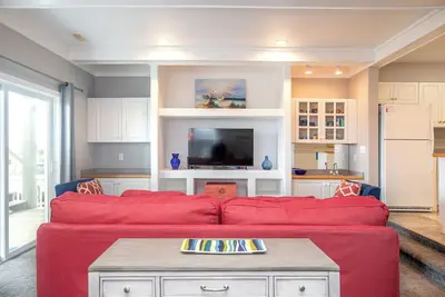 Image de Pier Pointe 6a1, Almost Oceanfront Condo in Emerald Isle, Nc!