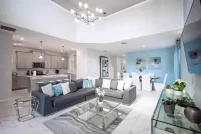 Image de Beautiful 5Bed Poll Home with Game Room-601dsd