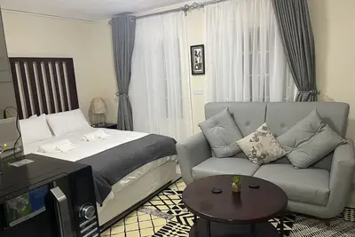Image de Enjoy a Stylish Experience at This Centrally-located Place