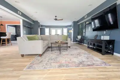 Image de Cozy Gem: Stay at CoupeDe Huntersville Your 4bd 2. 5baHome Away From Home