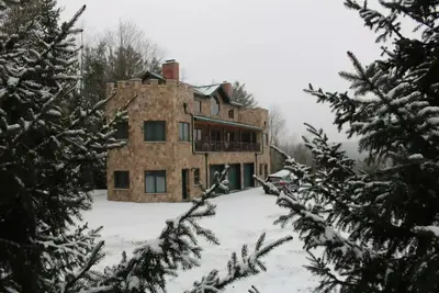 Image de Windham castle with a view & minutes to skiing!
