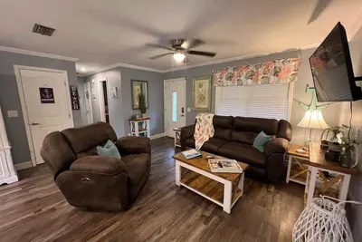 Image de Home of the Manatees! A pet-friendly, two-bedroom bed and breakfast