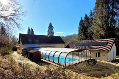 Image de Gîte de charme en pierre au calme avec piscine couverte chauffée