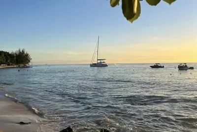Image de Cozy apartment near the beach in a quiet area w\/ Ac Bedroom
