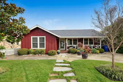 Image de Gorgeous Property within the heart of Sonoma