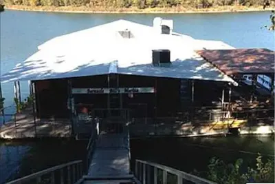 Image de Cozy little cabin on Lake Tenkiller!