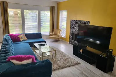 Image de 3-bedroom vacation home 13 minutes from Willowbrook Mall