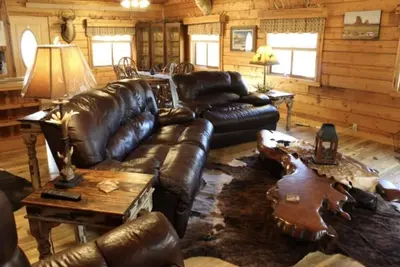 Image de Beautiful Log Home nestled in the South Dakota Black Hills.