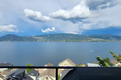 Image de Lakeview Cottage with Pool and Hot Tub